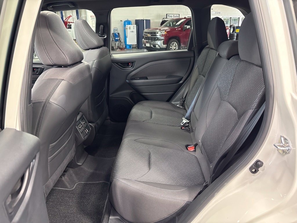 Used 2025 Subaru Forester Premium AWD/4WD image 31