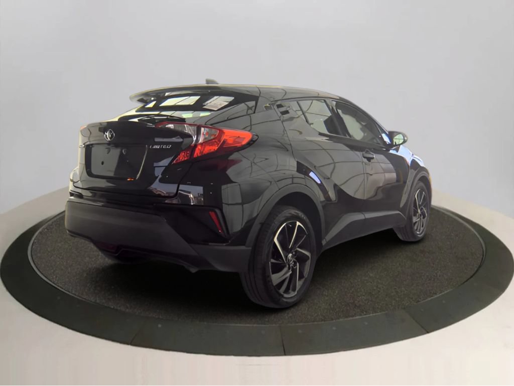 Used 2022 Toyota C-HR Limited FWD image 2