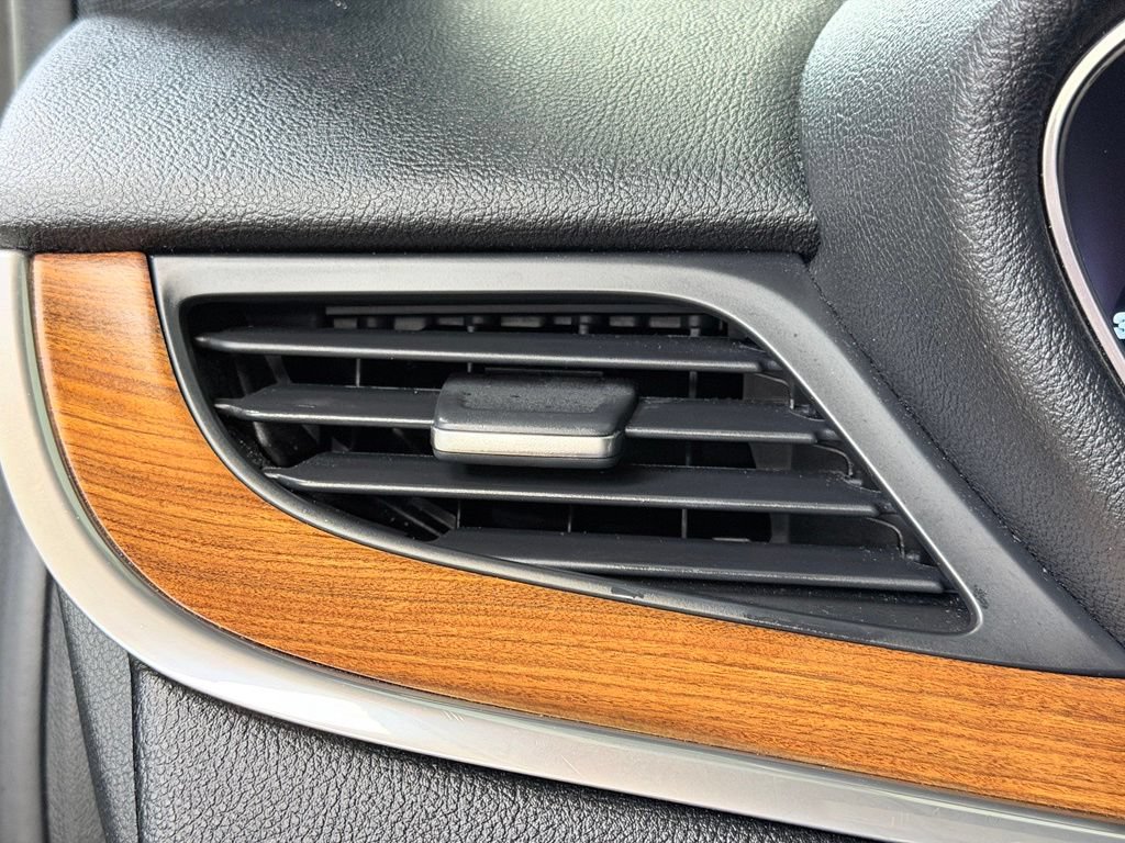 Used 2019 Lincoln MKC Reserve w/ MKC Climate Package FWD image 44
