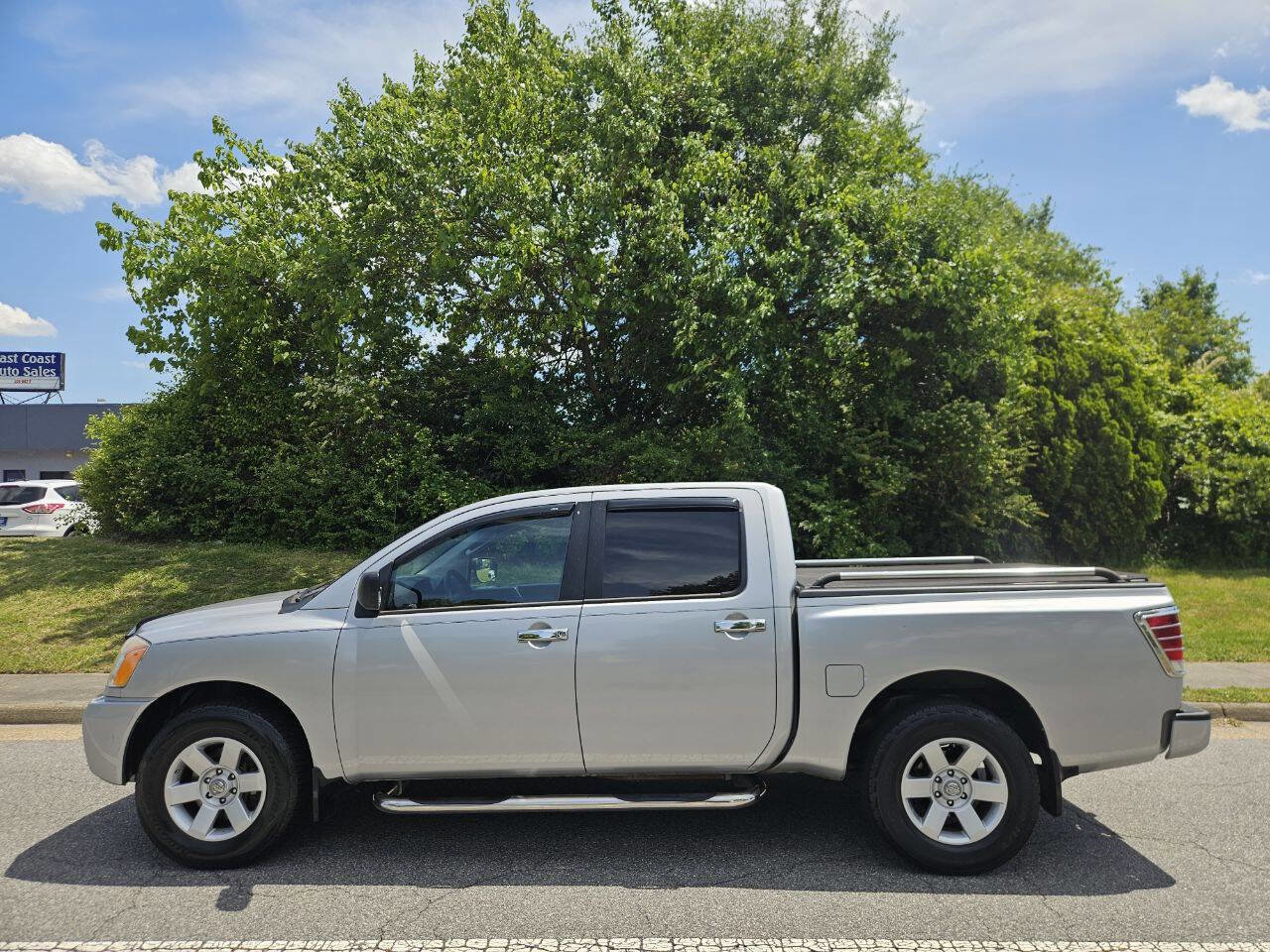 Used 2009 Nissan Titan XE w/ XE Max Utility Pkg RWD image 2