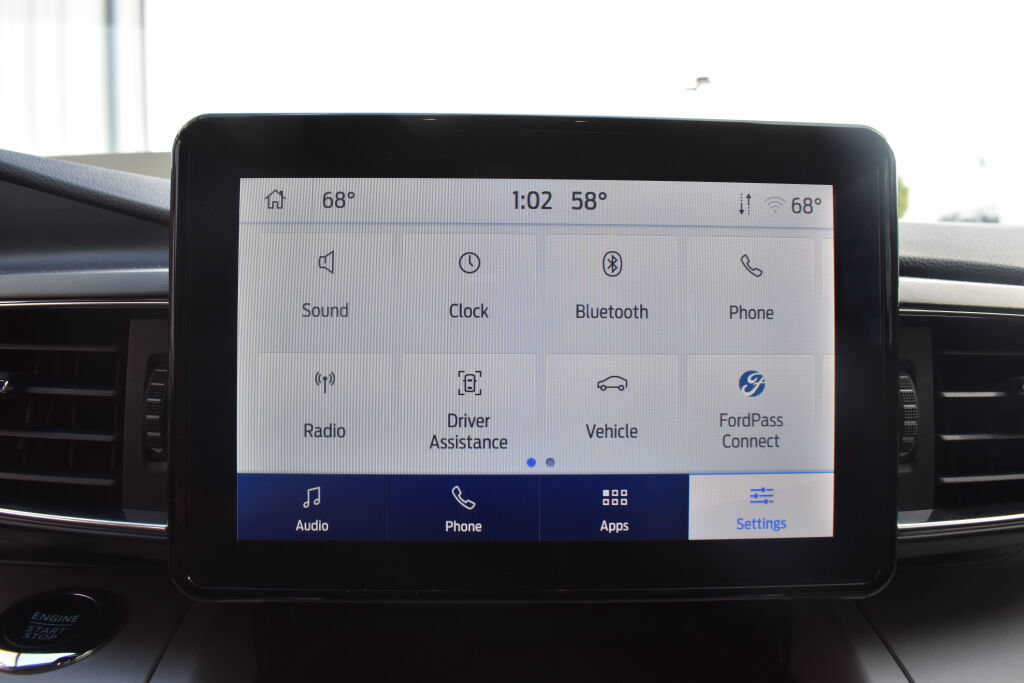 Used 2024 Ford Explorer XLT w/ Equipment Group 202A AWD/4WD image 11