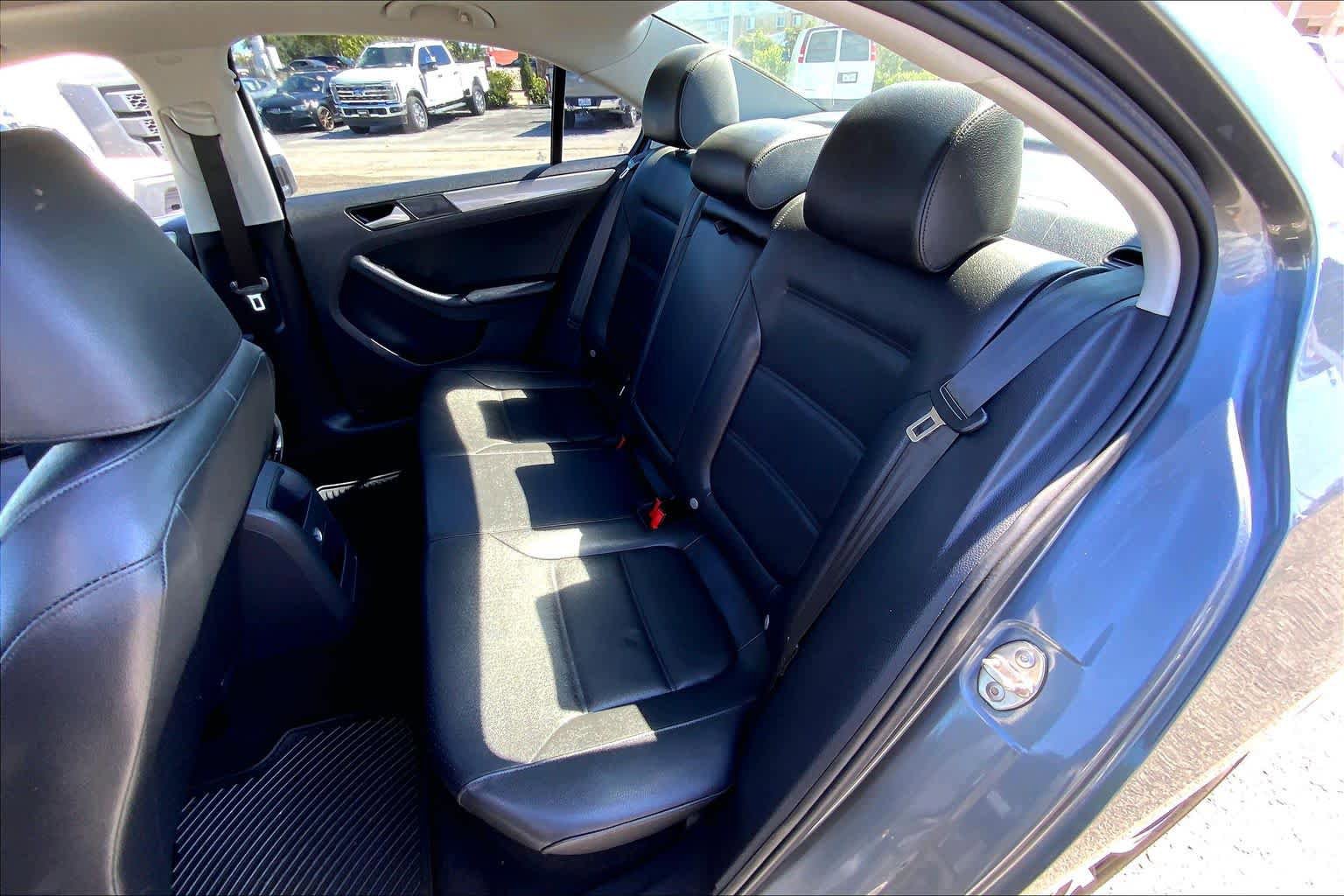Used 2018 Volkswagen Jetta SE FWD image 19
