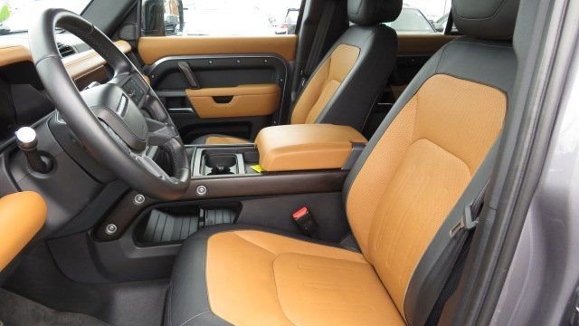 Used 2020 Land Rover Defender 110 X image 4