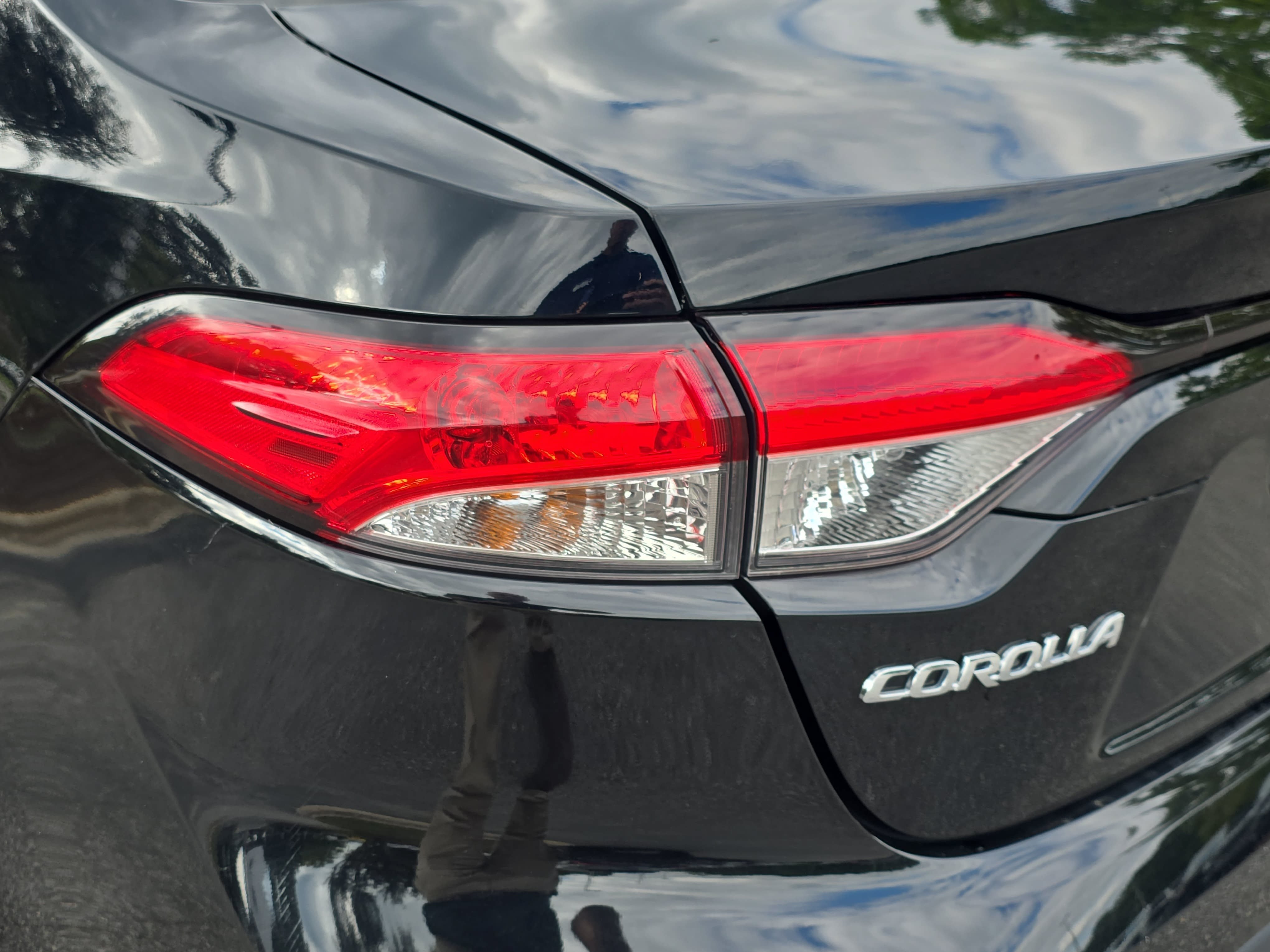 Used 2024 Toyota Corolla LE FWD image 30