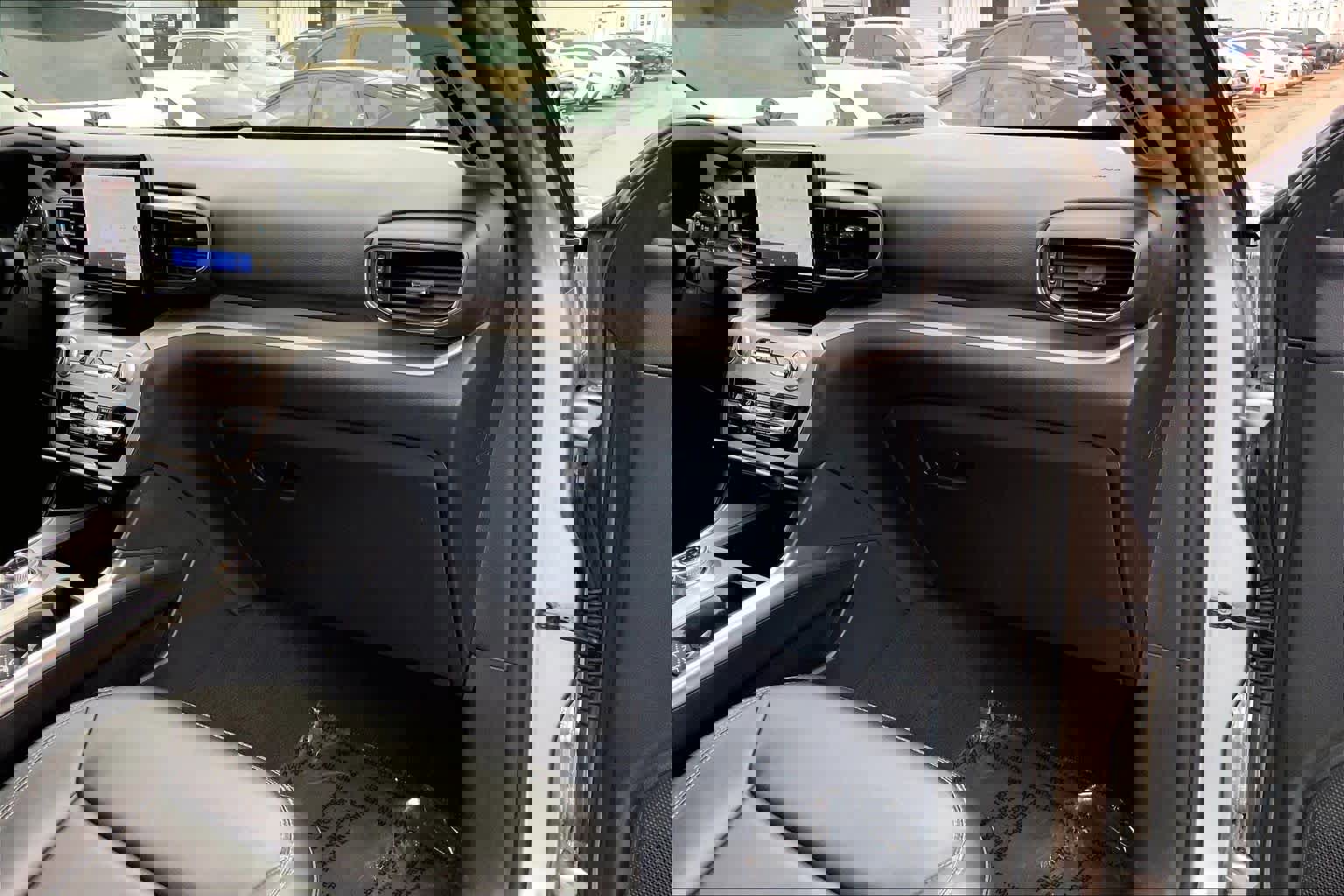 Used 2024 Ford Explorer XLT w/ Equipment Group 202A image 18