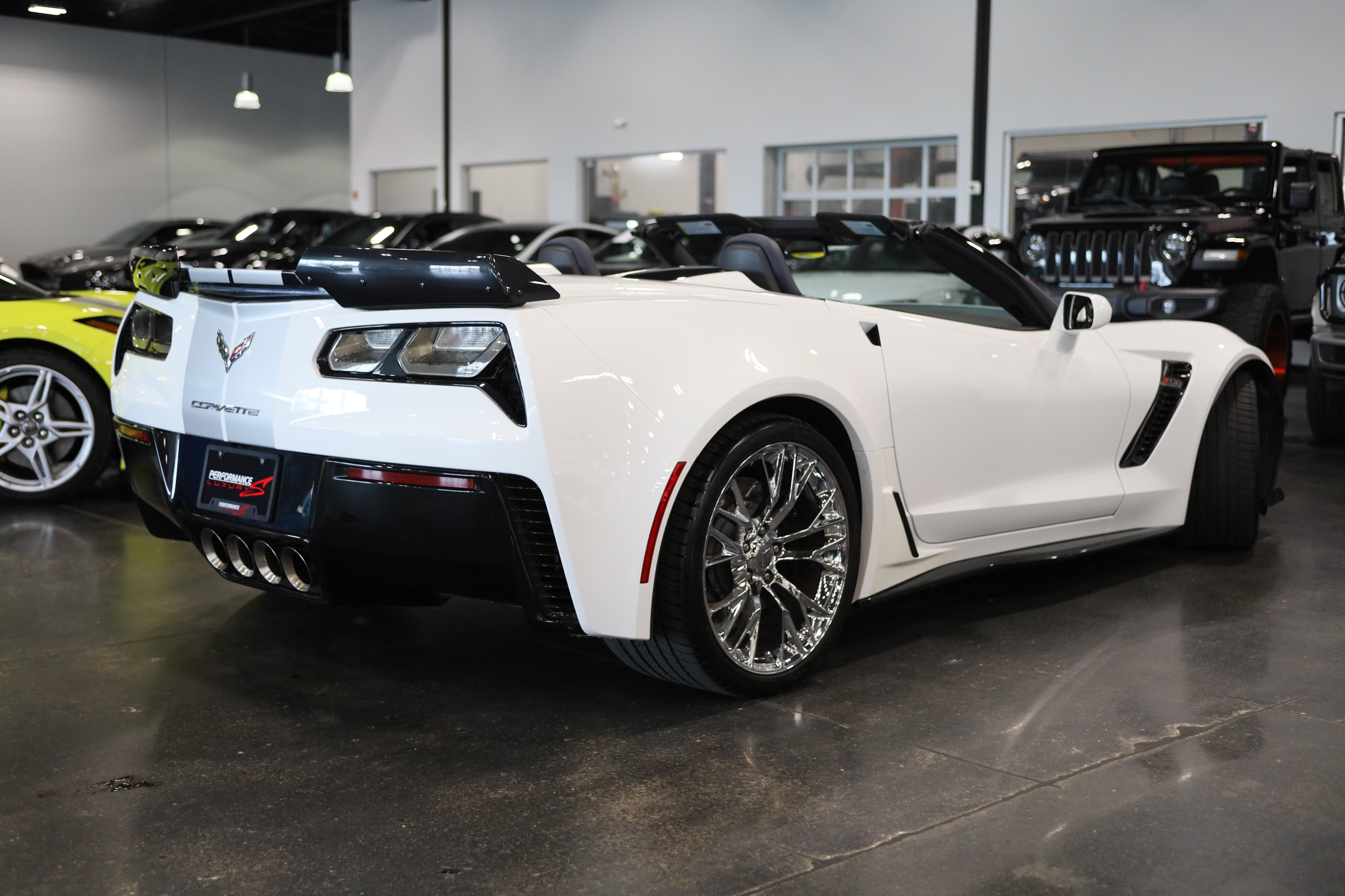 Used 2016 Chevrolet Corvette Z06 w/ 3LZ Preferred Equipment Group RWD image 8