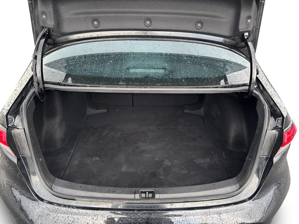 Used 2022 Toyota Corolla SE FWD image 24