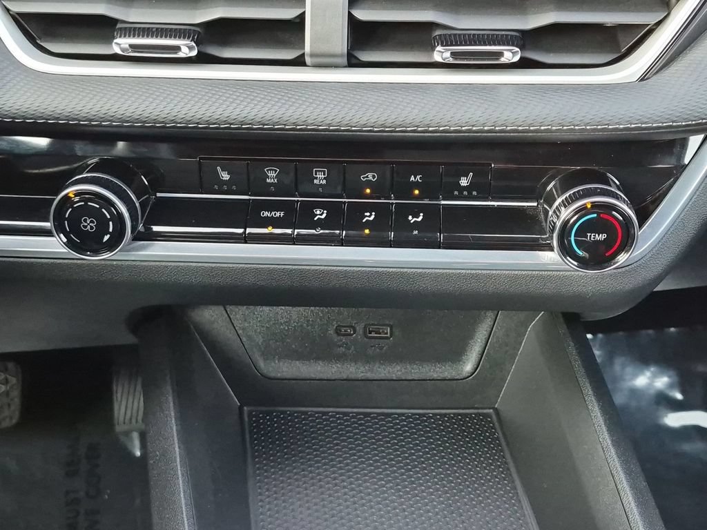 Used 2026 Chevrolet Equinox LT AWD/4WD image 26