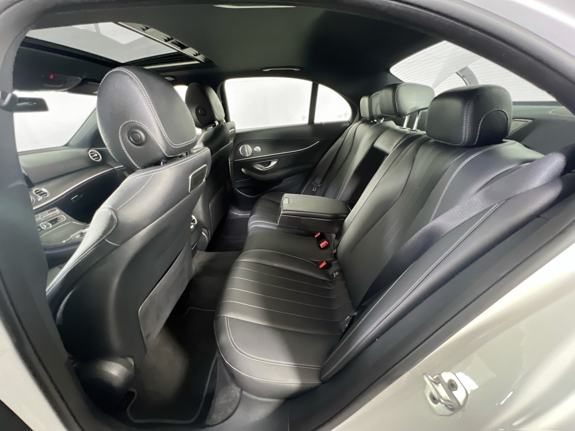 Used 2019 Mercedes-Benz E 300 4MATIC image 26