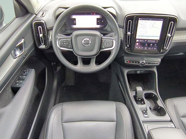 Certified 2024 Volvo XC40 B5 Core AWD/4WD image 12