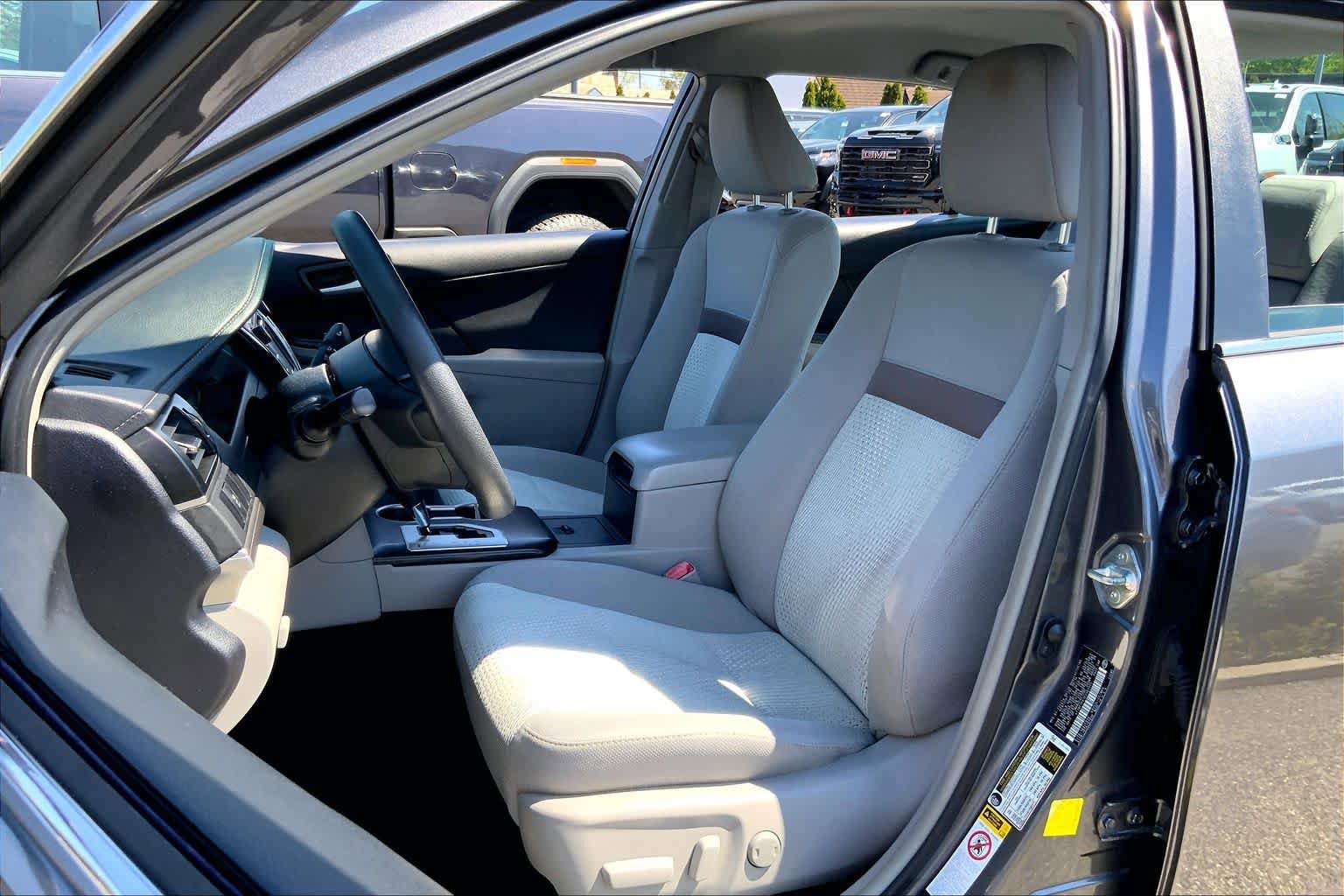 Used 2014 Toyota Camry LE FWD image 8