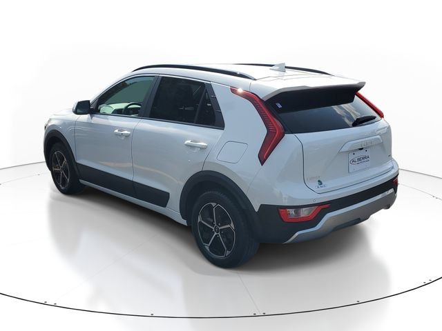 Certified 2024 Kia Niro EX FWD image 3