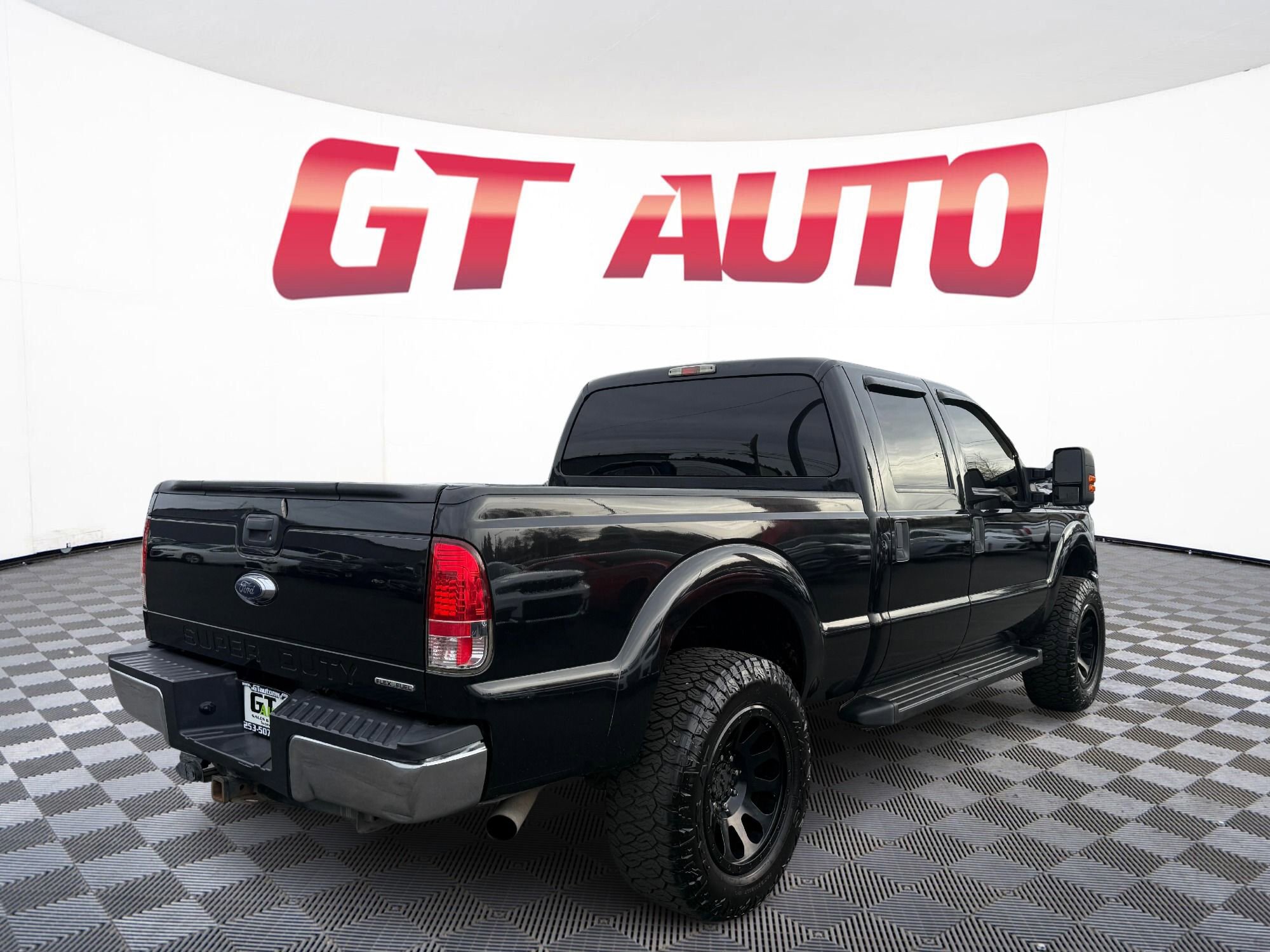 Used 2015 Ford F250 XLT w/ Camper Package image 7