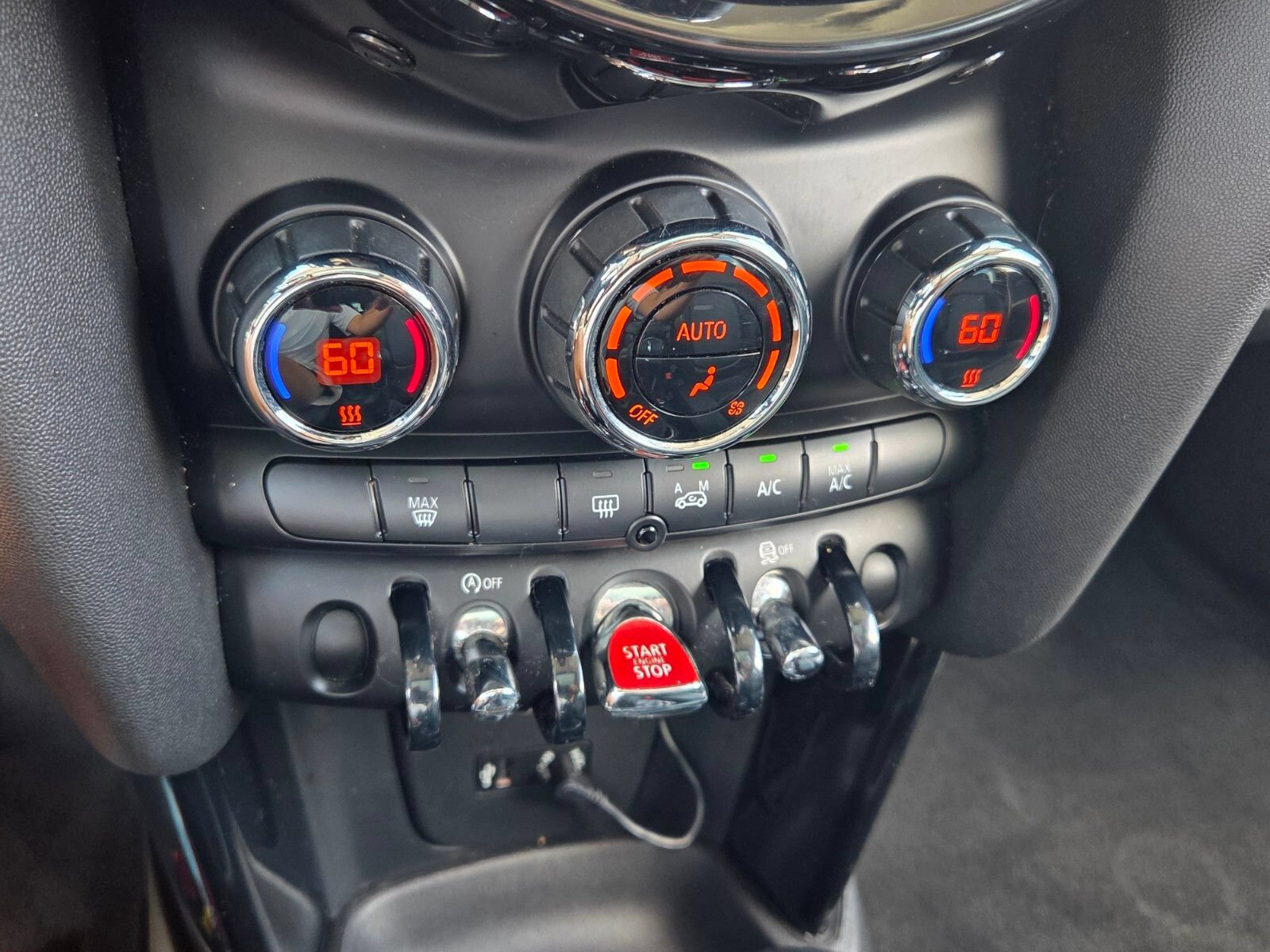 Used 2016 MINI Cooper 4-Door Hardtop FWD image 22