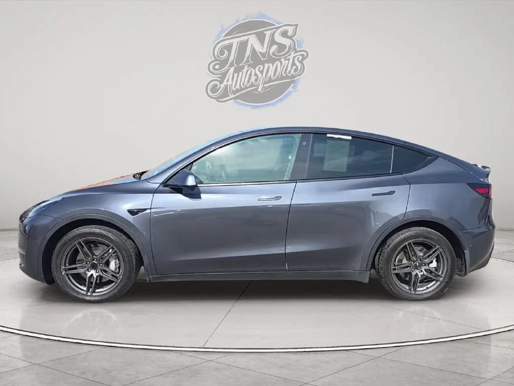 Used 2021 Tesla Model Y Long Range AWD/4WD image 2