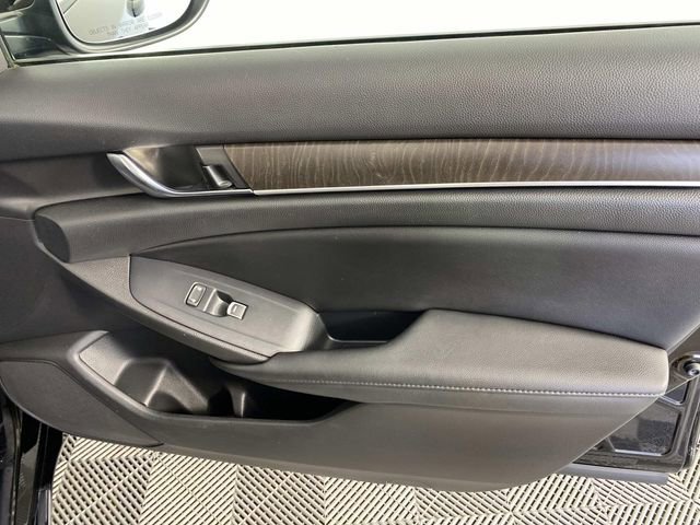 Used 2020 Honda Accord EX image 26
