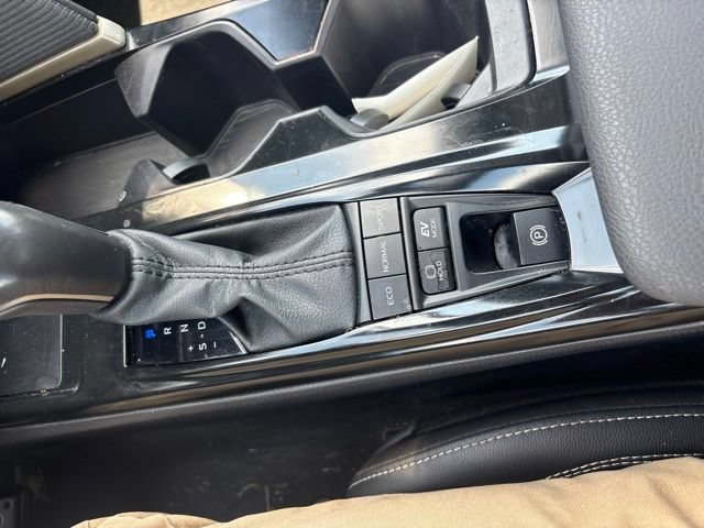 Used 2025 Toyota Camry SE FWD image 34
