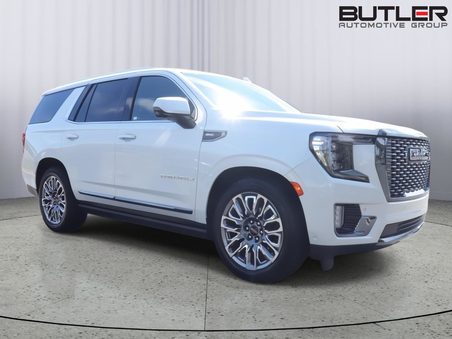 Used 2024 GMC Yukon Denali Ultimate AWD/4WD image 8
