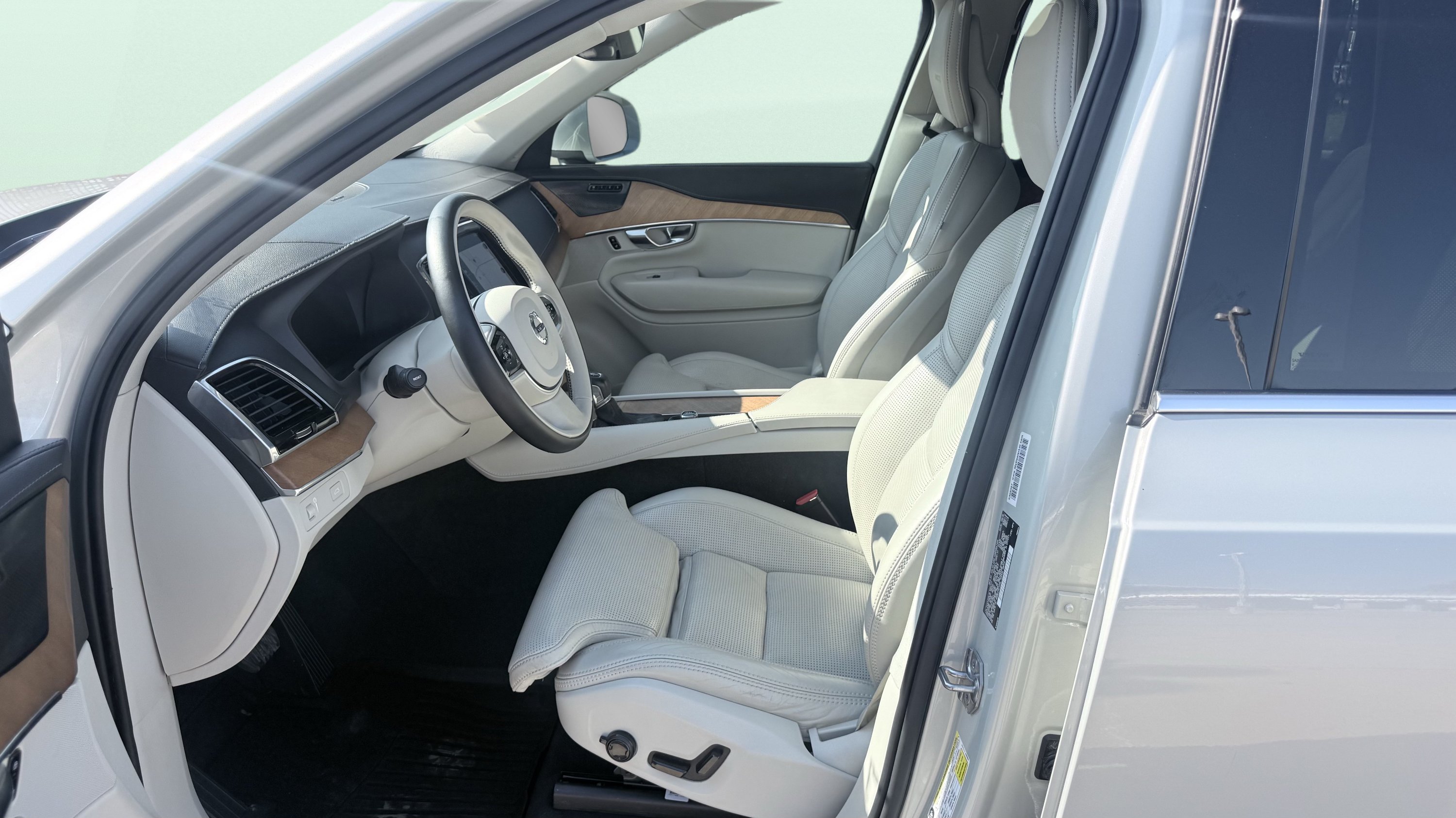 Used 2020 Volvo XC90 T6 Inscription w/ Protection Package Premier AWD/4WD image 14
