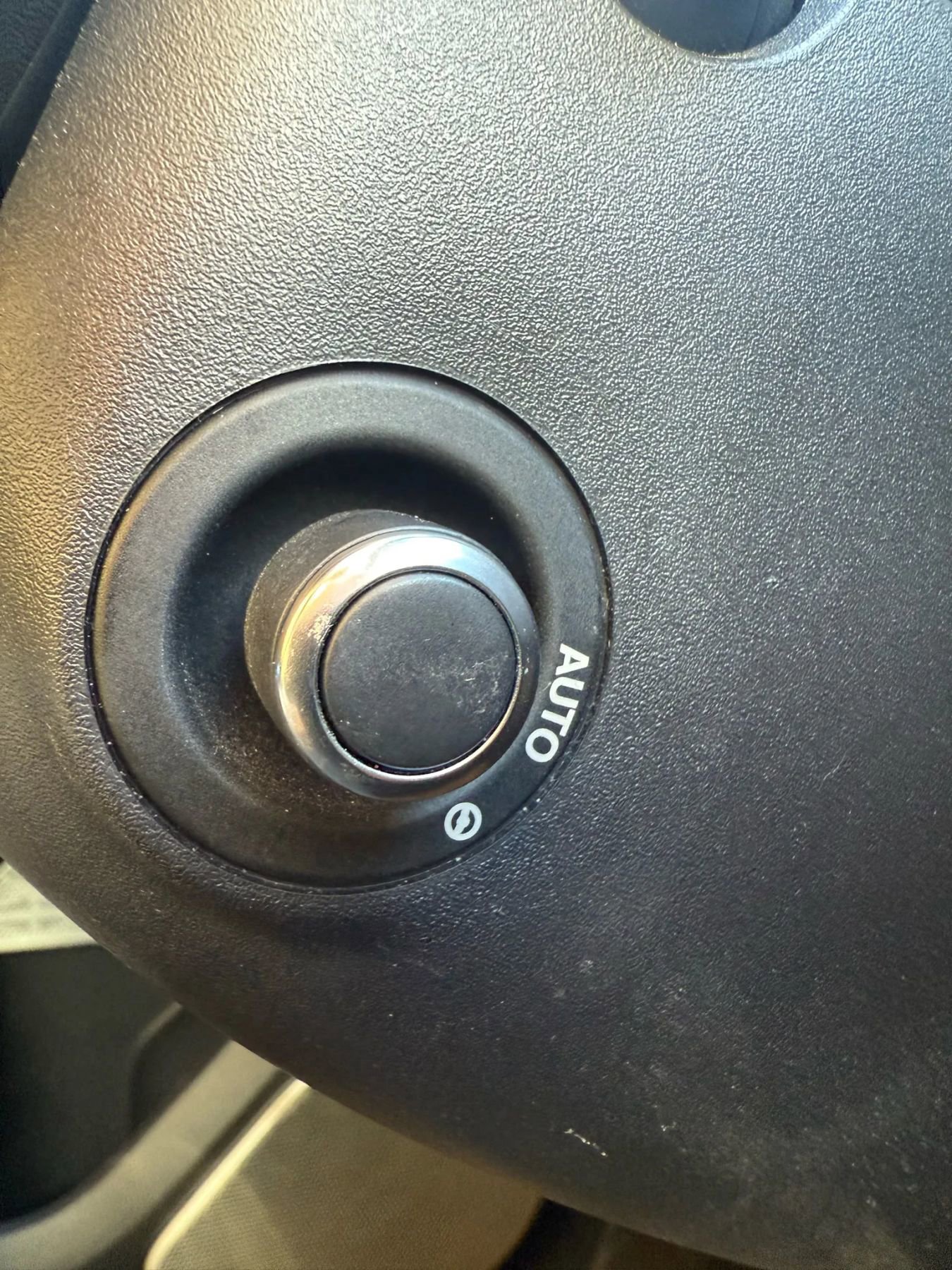 Used 2018 Land Rover Range Rover Velar R-Dynamic SE image 37