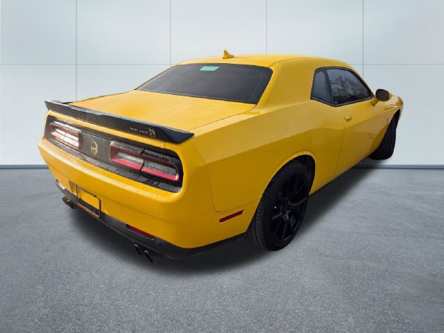 Used 2017 Dodge Challenger R/T Scat Pack w/ Leather Interior Group RWD image 7