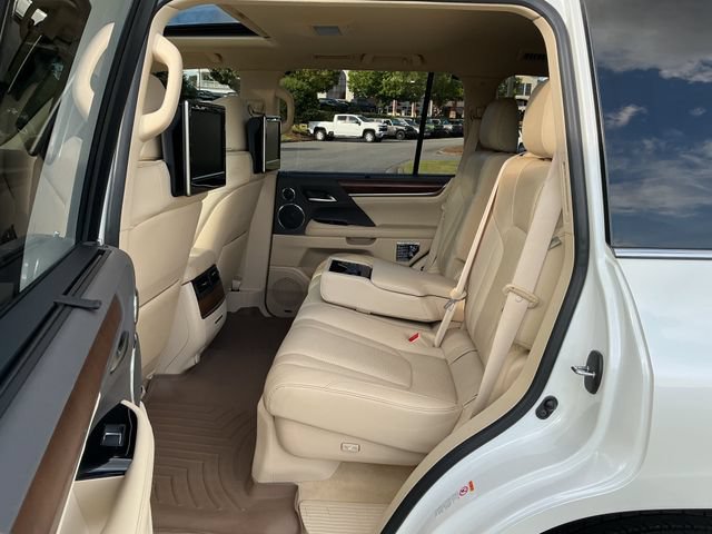 Used 2016 Lexus LX 570 4WD w/ Luxury Package image 27