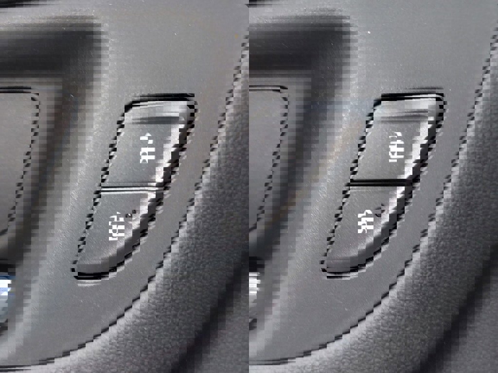 Used 2023 Chevrolet Equinox LT image 18