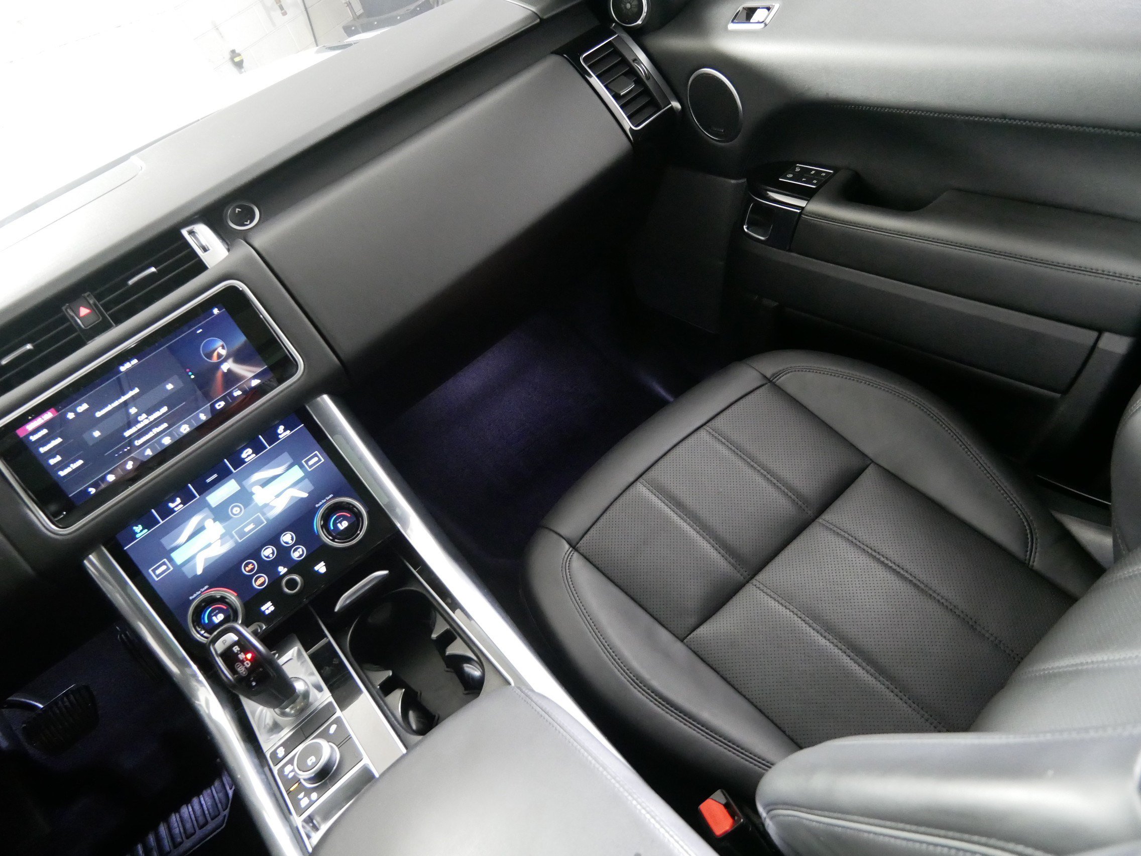 Used 2019 Land Rover Range Rover Sport HSE AWD/4WD image 11