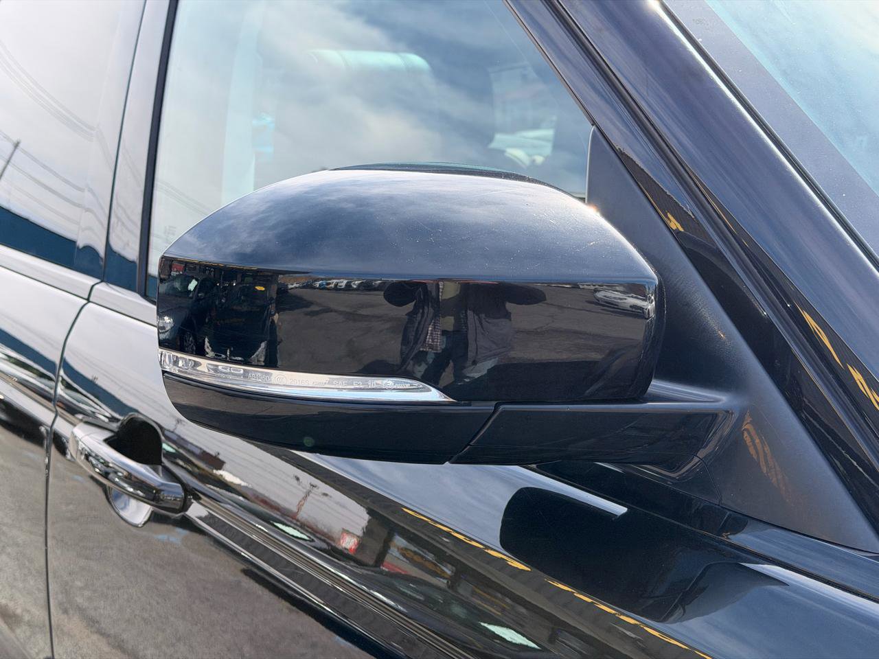 Used 2016 Land Rover Range Rover Sport SE image 10