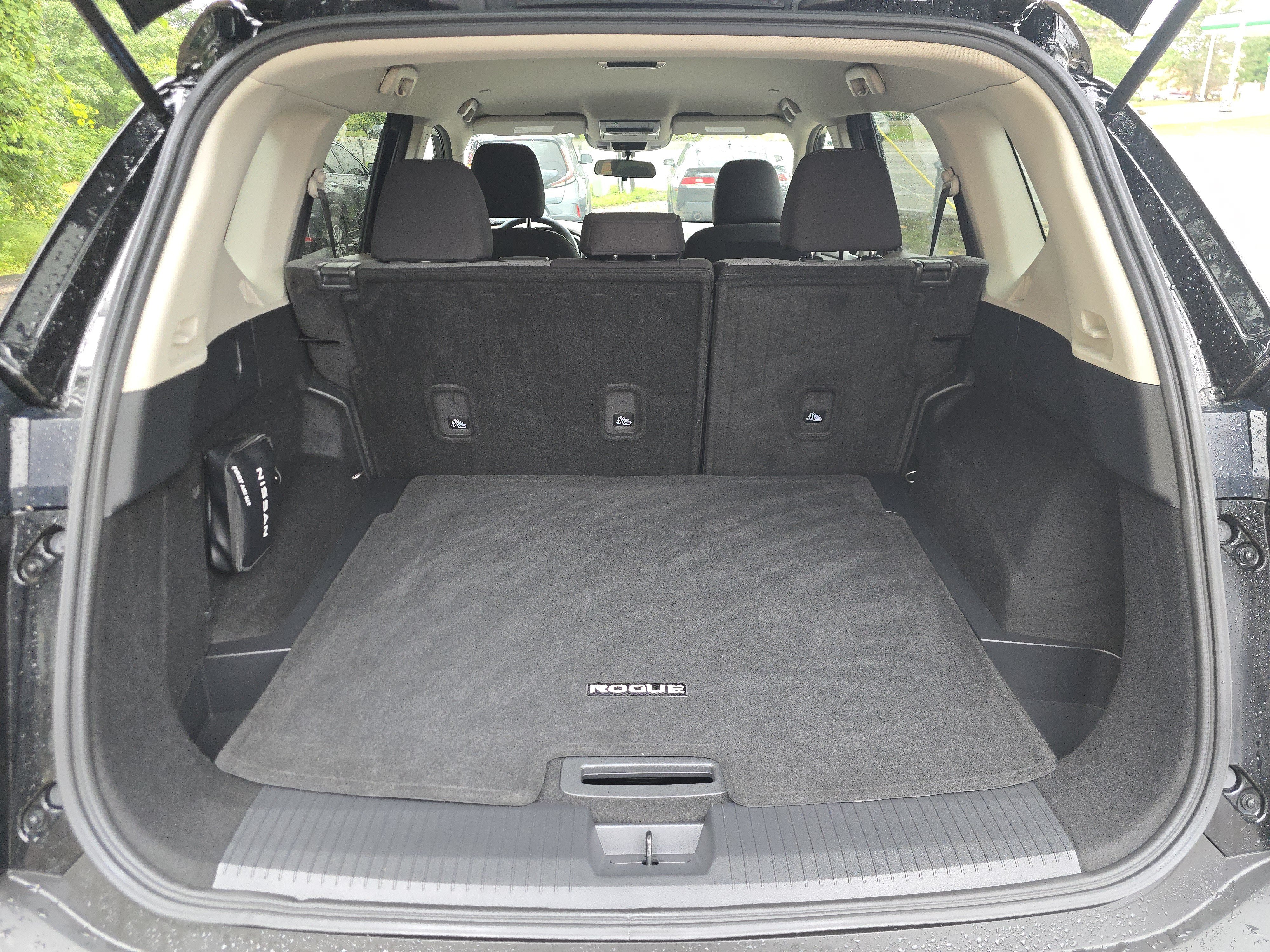 Used 2023 Nissan Rogue SV AWD/4WD image 16