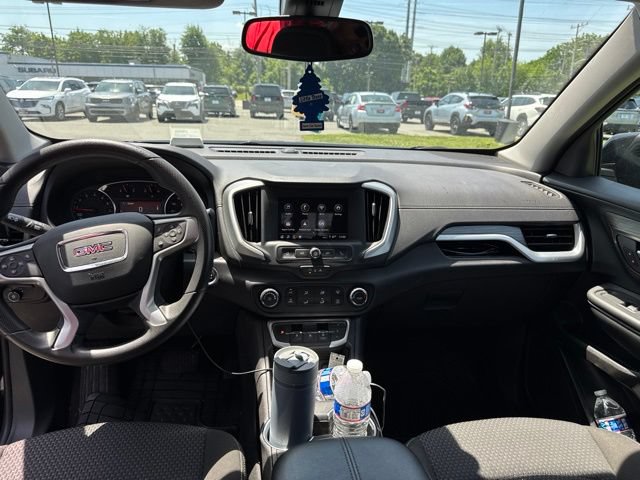 Used 2024 GMC Terrain SLE w/ Elevation Edition FWD image 10
