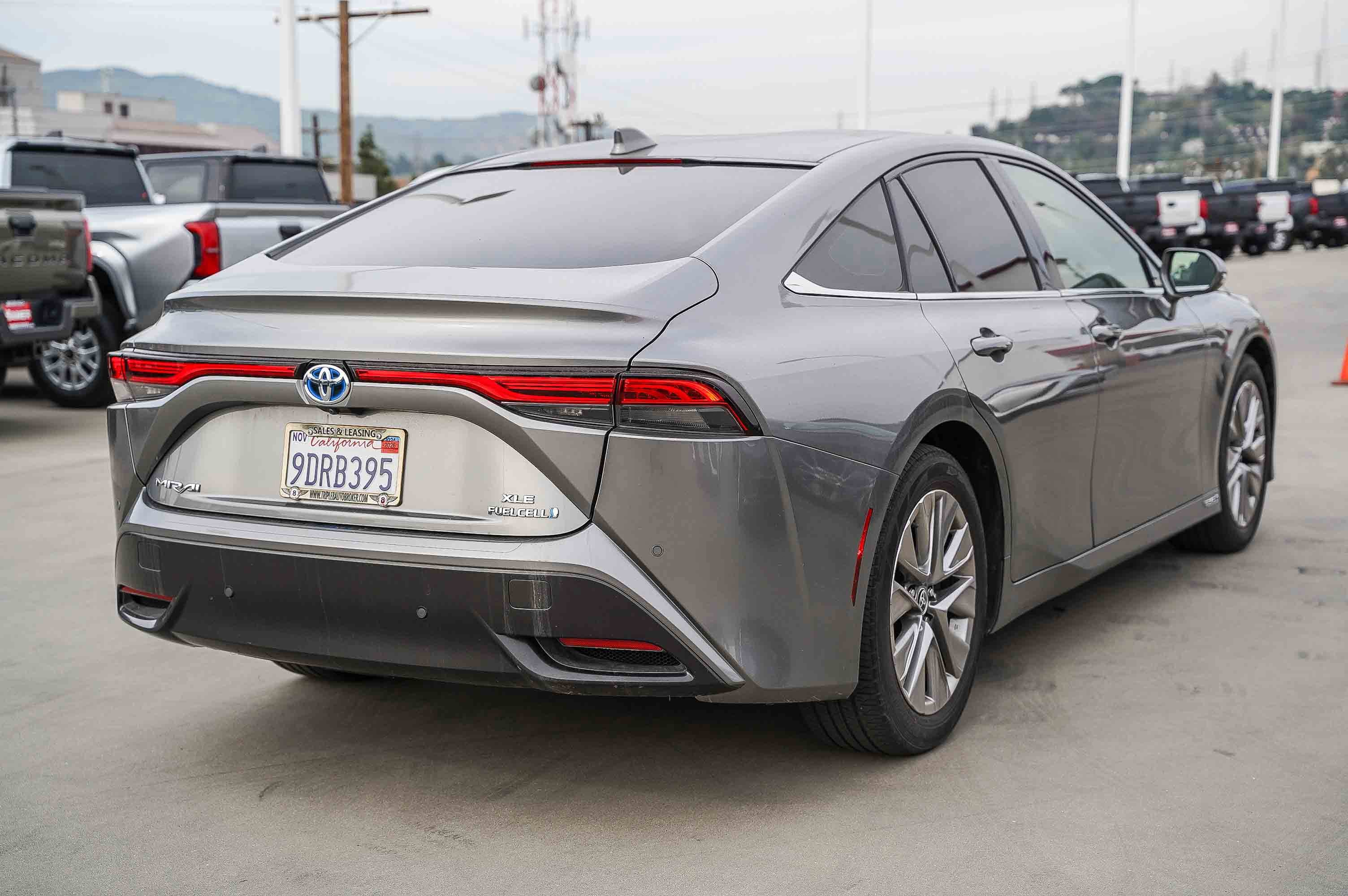 Used 2022 Toyota Mirai XLE image 11