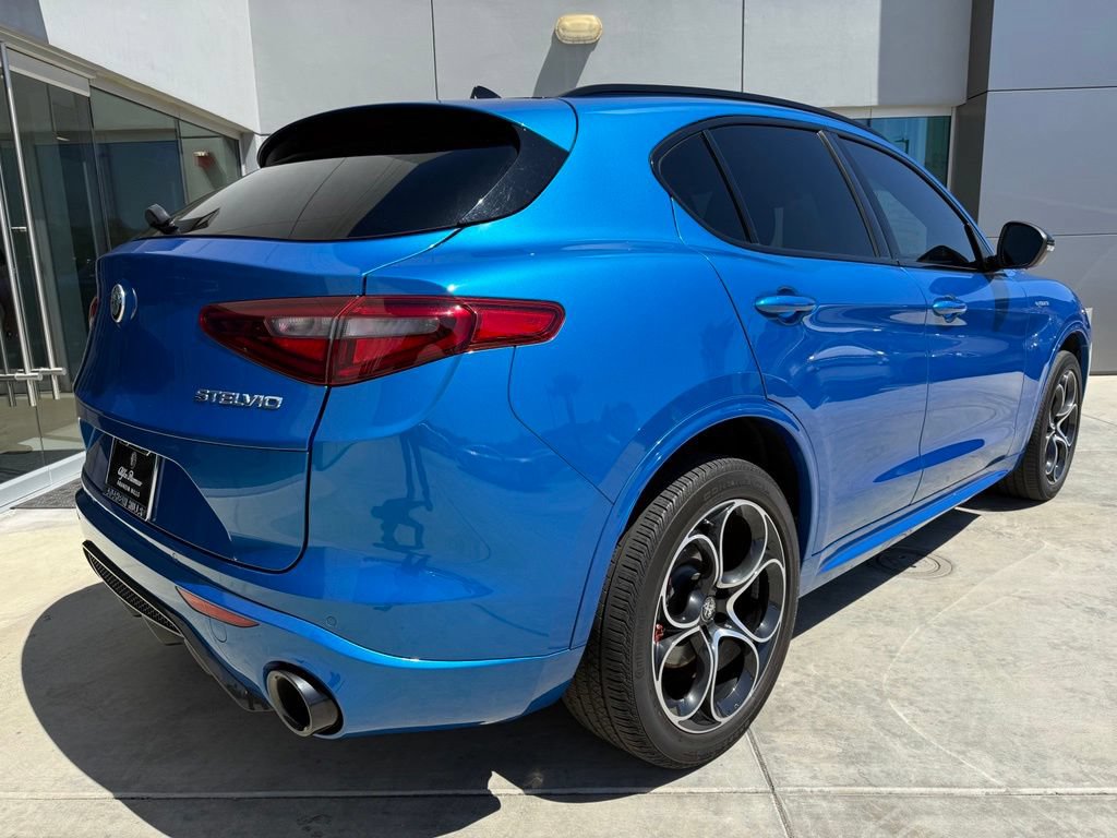 Used 2023 Alfa Romeo Stelvio Veloce AWD/4WD image 4