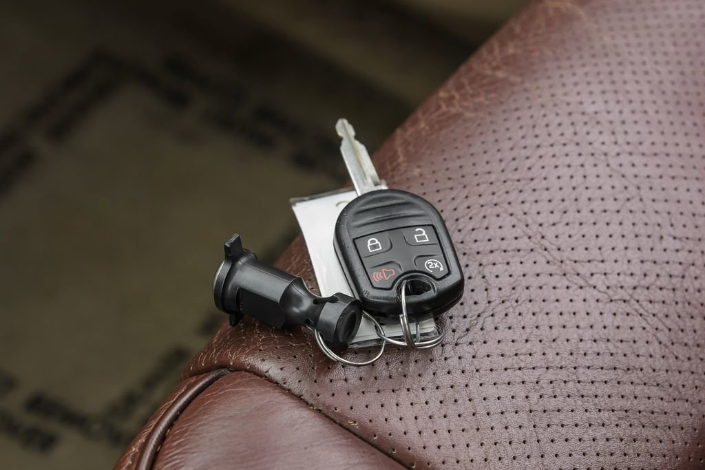 Used 2014 Ford F150 King Ranch w/ King Ranch Luxury Package RWD image 58