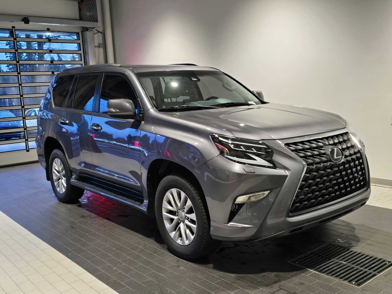 Used 2023 Lexus GX 460 Premium w/ Premium Plus Package image 9