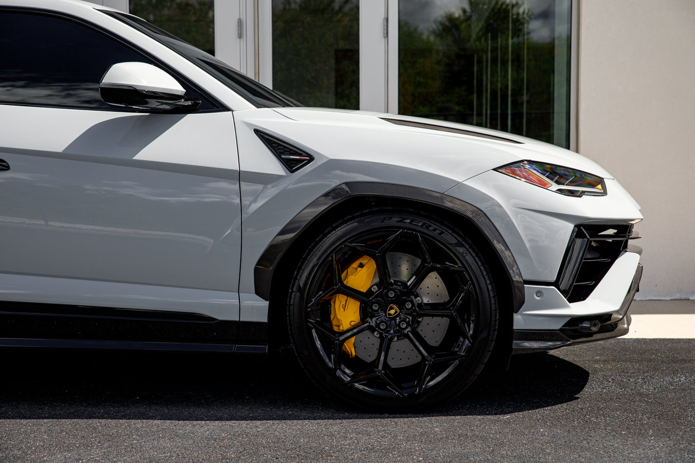 Used 2024 Lamborghini Urus Performante AWD/4WD image 19