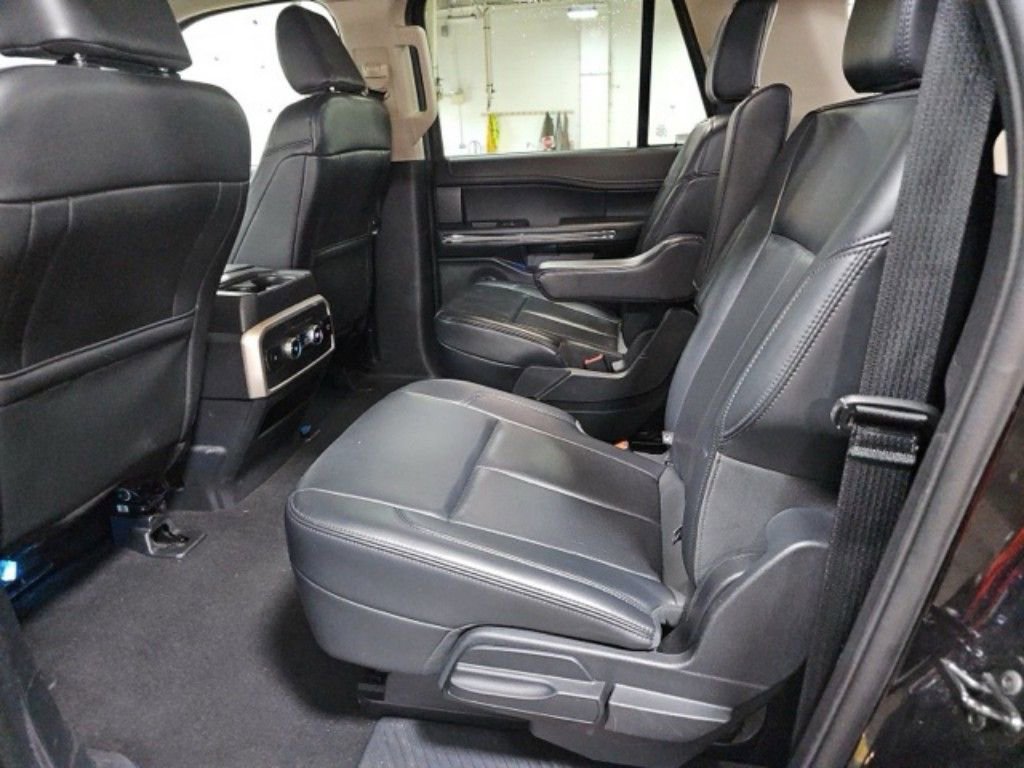 Used 2024 Ford Expedition Max XLT image 13