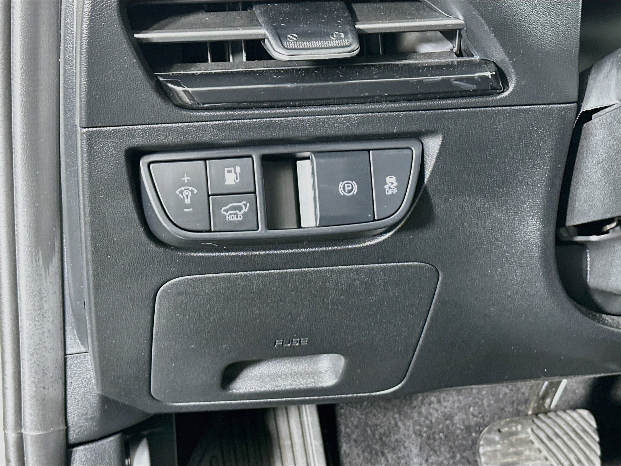 Used 2022 Kia EV6 Wind RWD image 17