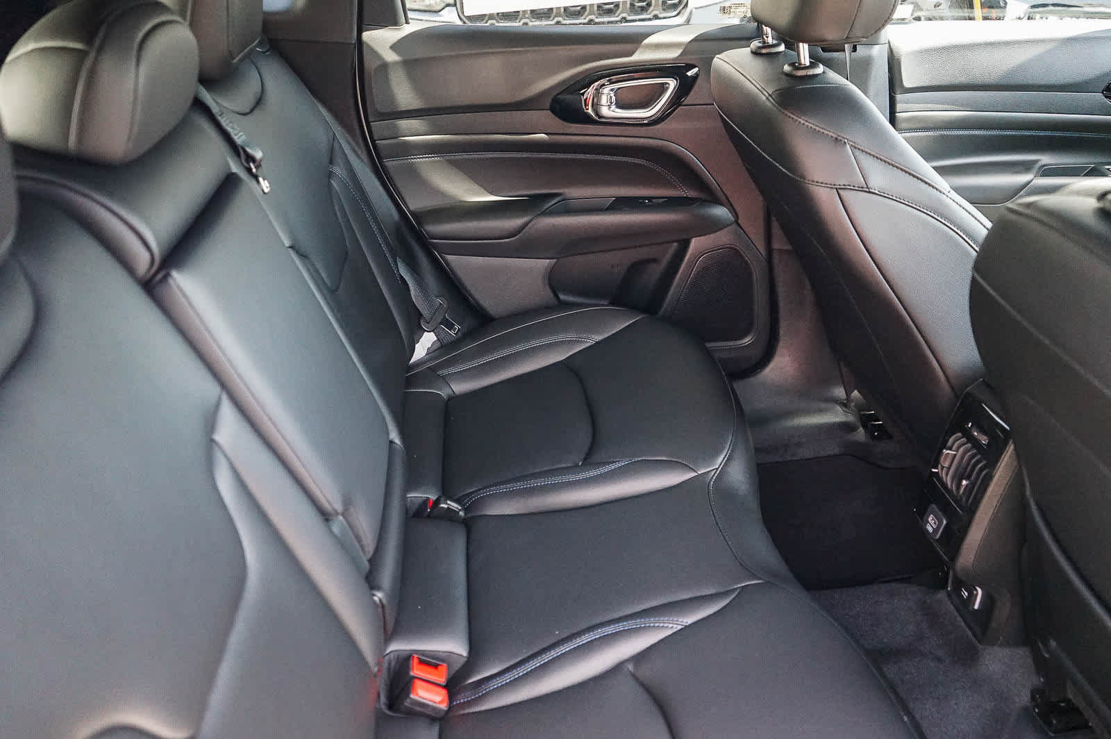 New 2026 Jeep Compass Limited AWD/4WD image 18