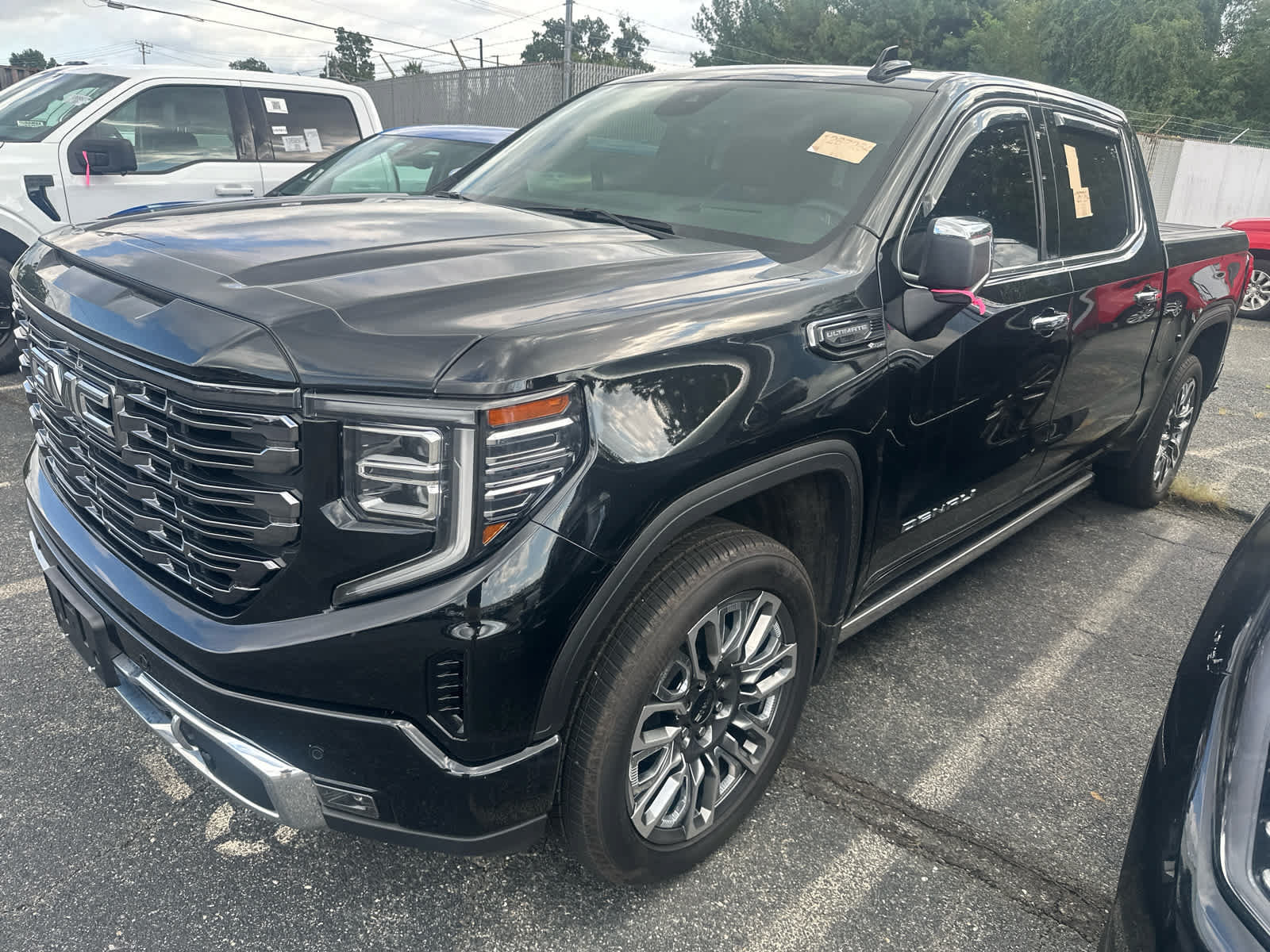 Used 2025 GMC Sierra 1500 Denali Ultimate AWD/4WD image 2