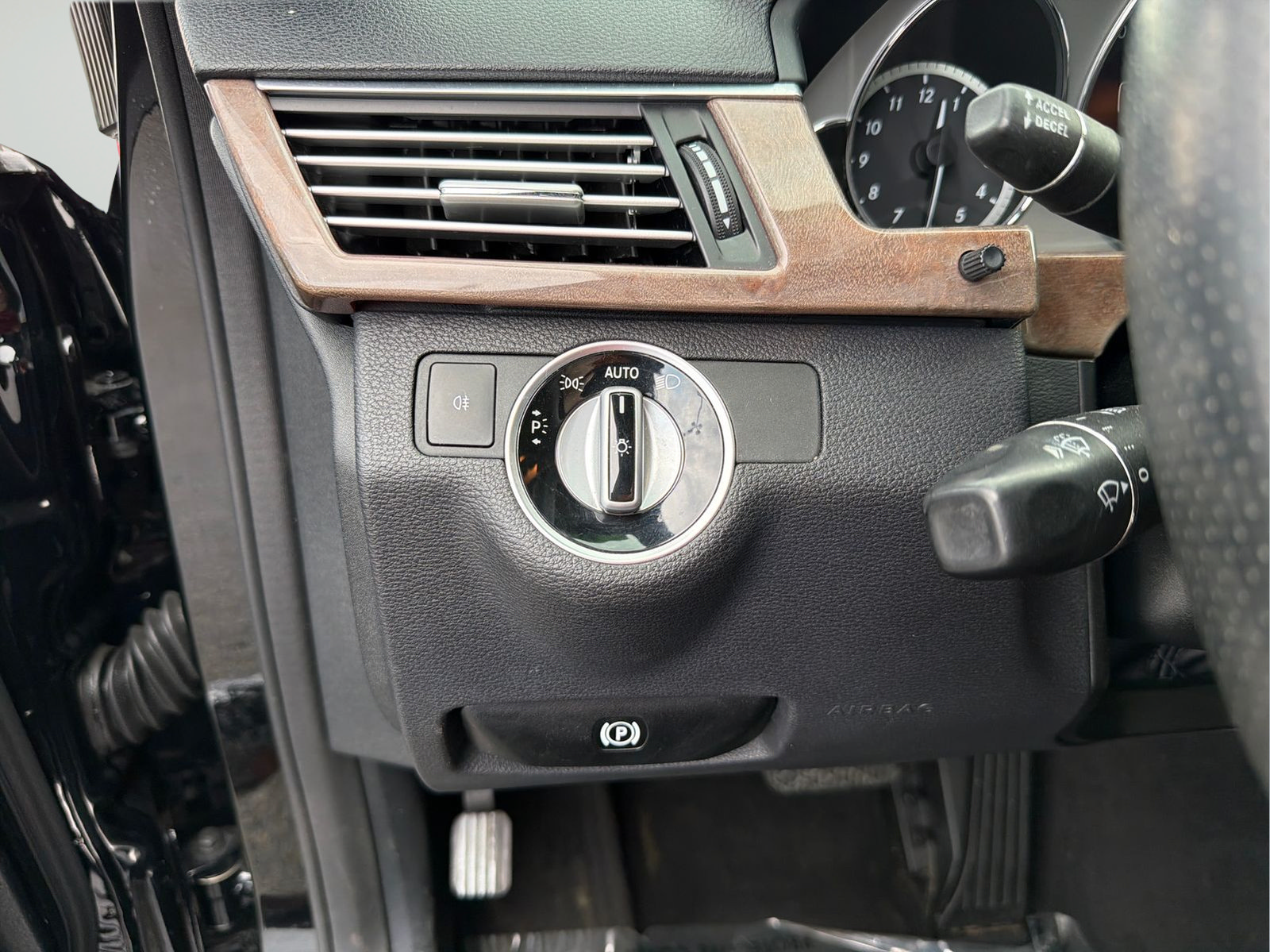 Used 2013 Mercedes-Benz E 350 Sedan image 17