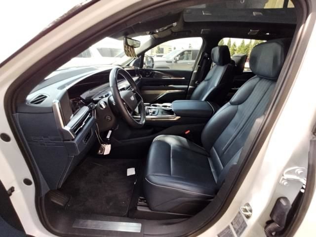 Used 2025 Cadillac Escalade IQ Sport 2 AWD/4WD image 4