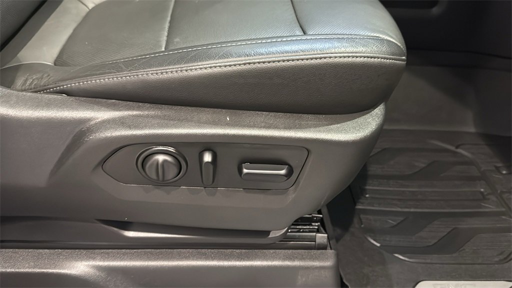 Used 2020 GMC Sierra 1500 SLT w/ SLT Premium Plus Package image 13