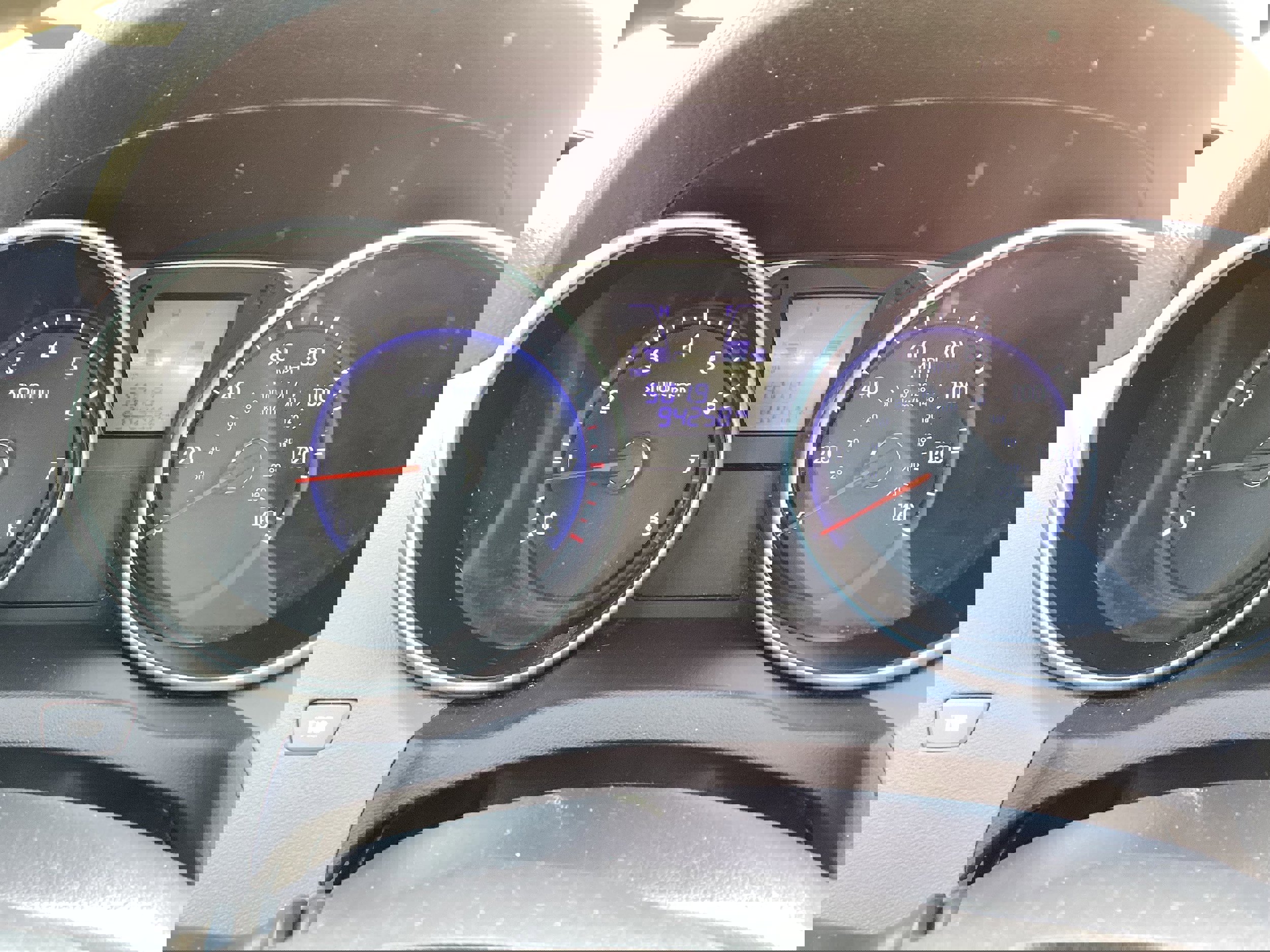 Used 2010 Hyundai Tucson Limited w/ Premium Pkg 4 image 18