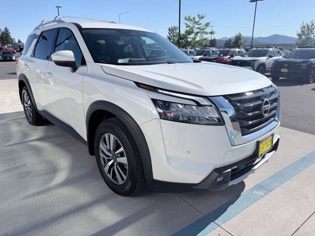 Certified 2022 Nissan Pathfinder SL AWD/4WD image 3