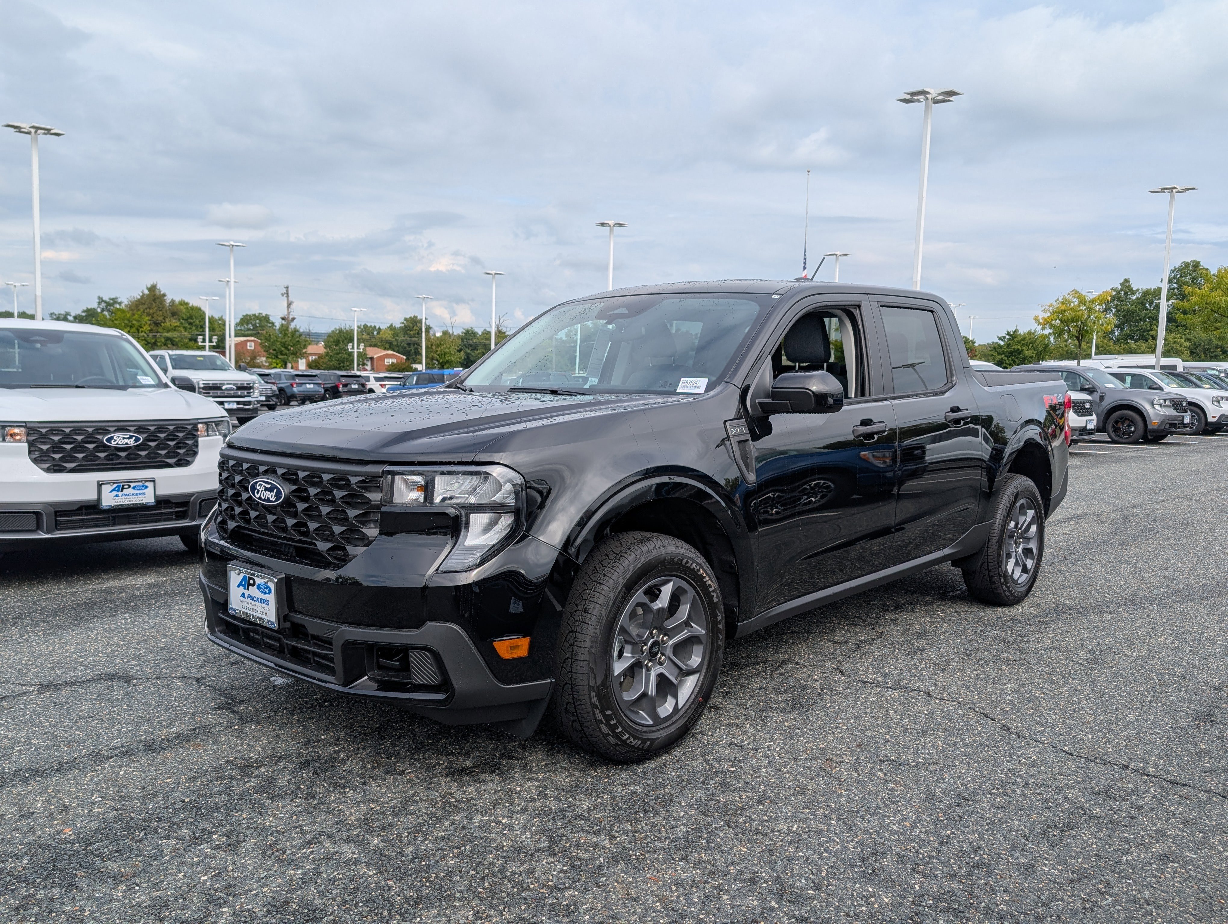 New 2025 Ford Maverick XLT w/ XLT Luxury Package image 4