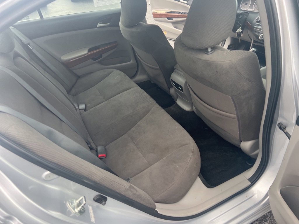 Used 2011 Honda Accord EX image 17