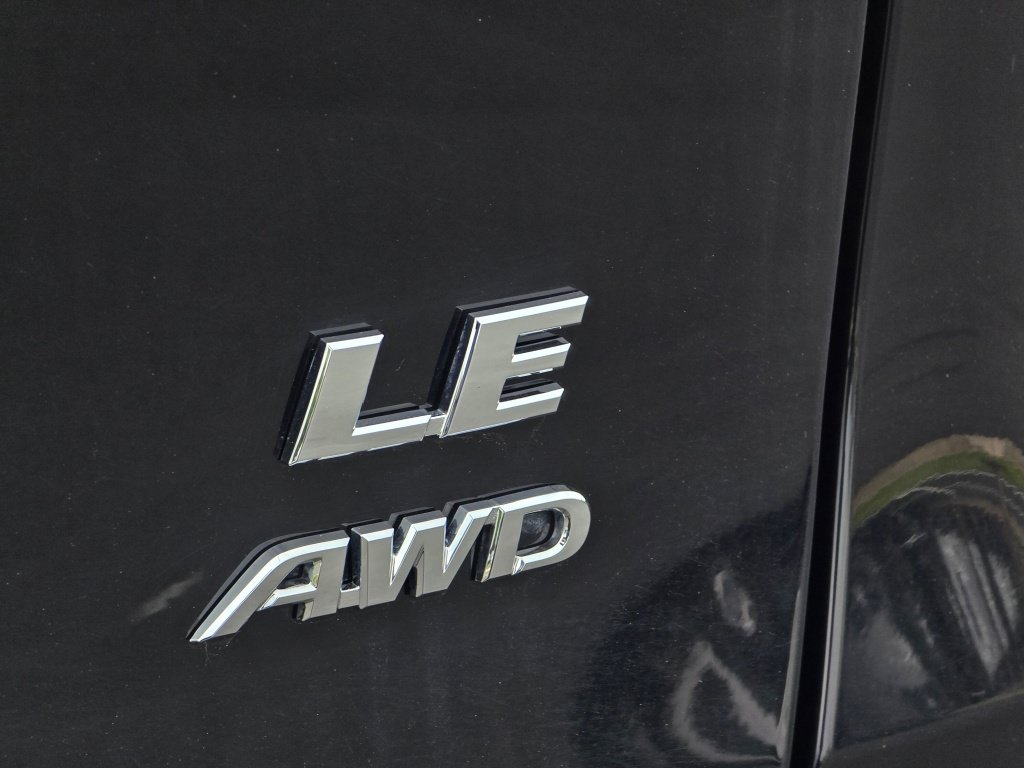 Used 2025 Toyota RAV4 LE AWD/4WD image 32