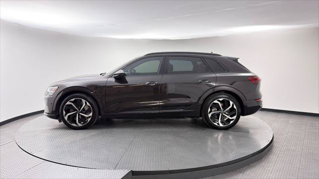 Used 2024 Audi Q8 e-tron Premium Plus w/ Premium Plus Package AWD/4WD image 3