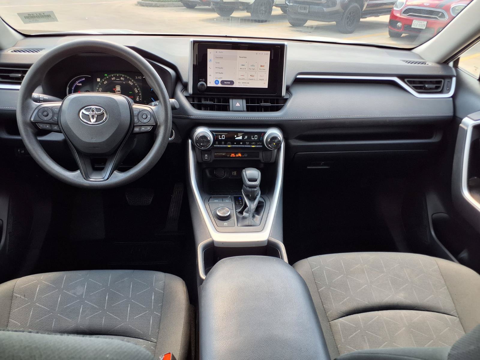 Used 2025 Toyota RAV4 XLE AWD/4WD image 10